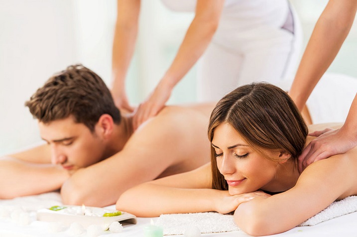 couple massage in hauz kahs